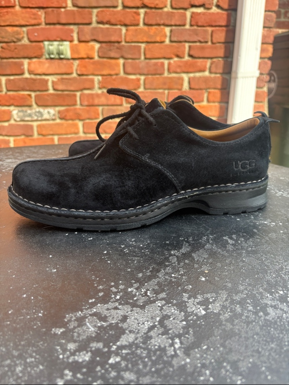 UGG Men's Black Suede Split Toe Lace Up Oxford Shoes. Size 44.5, US 11